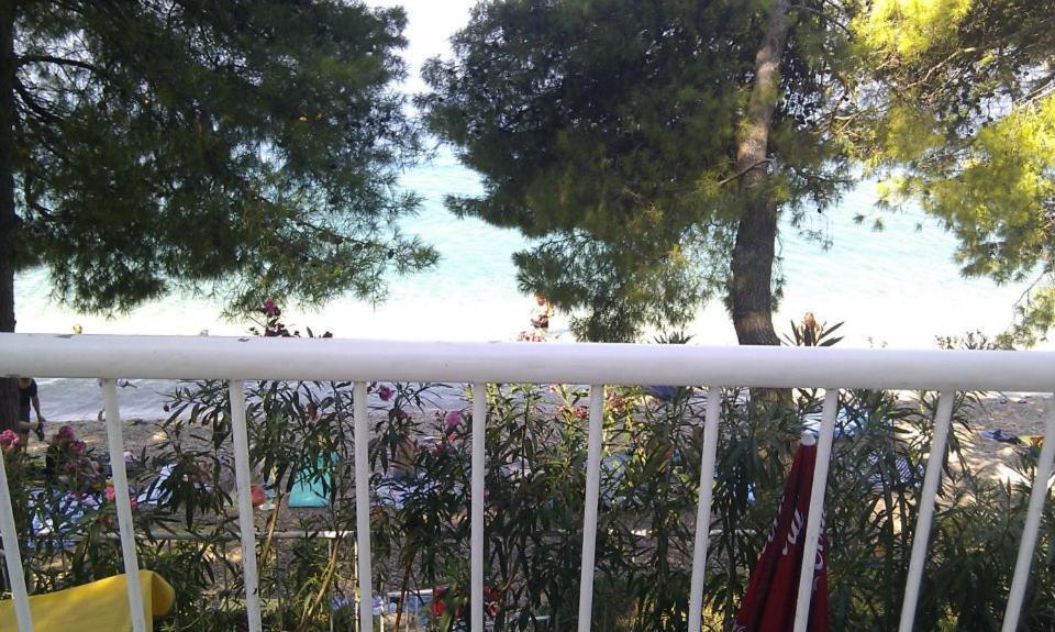 Apartamento Apartman On The Beach - Nemira, Omiš Exterior foto